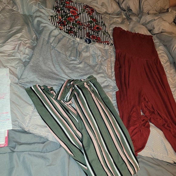 Juniors 3pc Charlotte Rouse lot size Medium